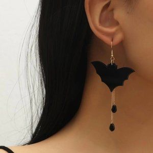 NEW Spooky Bats!  Fun Halloween Pierced Earrings w Bead Dangles